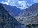 Pakistan: Van plunges into Indus river, 16 dead 