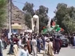Taliban tries to stop Afghans from flying national flag on Independence day