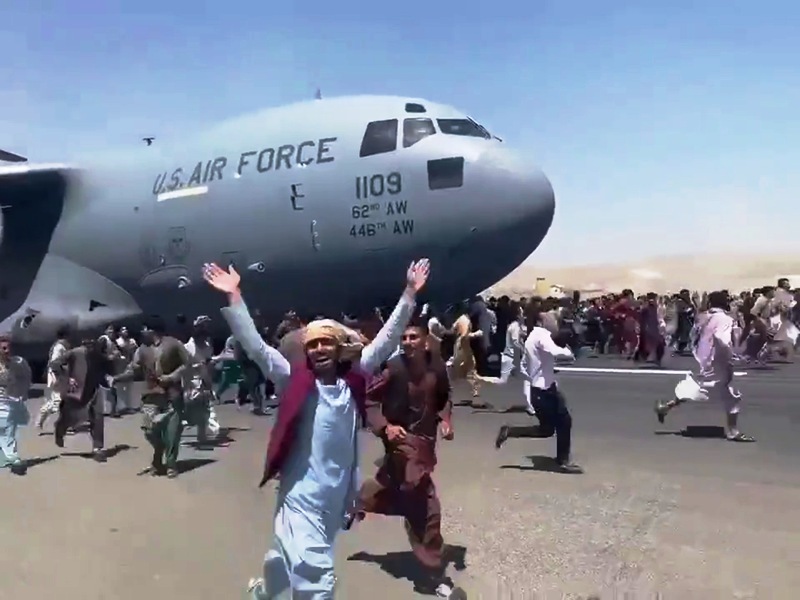 Taliban blame US for chaos in Kabul airport