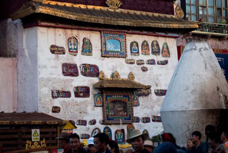 Chinese authorities in Tibet now demand information on relatives staying abroad