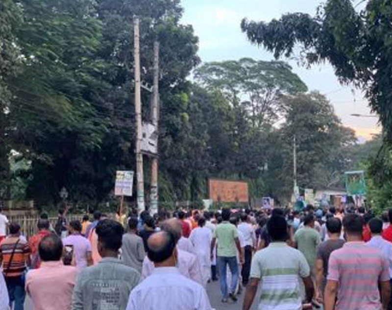 Bangladesh: Dhaka witnesses demonstrations over attack on Hindu temples, pandals