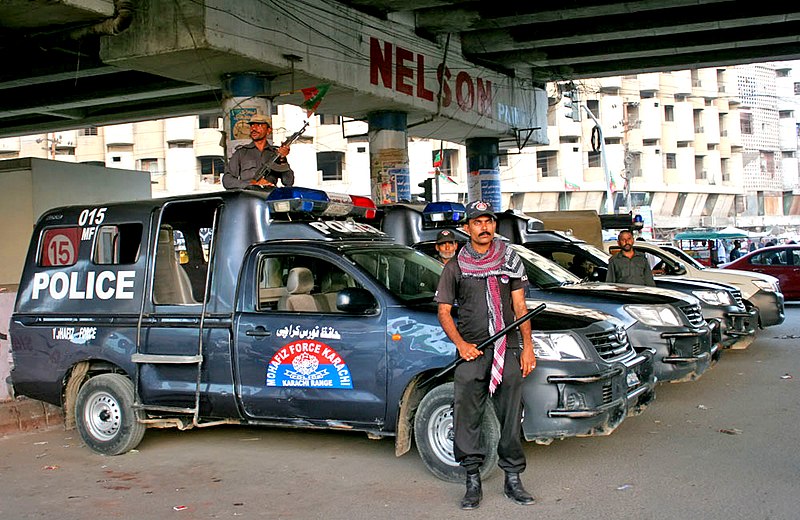 Pakistan: Three cops held for killing passer-by in Karachi