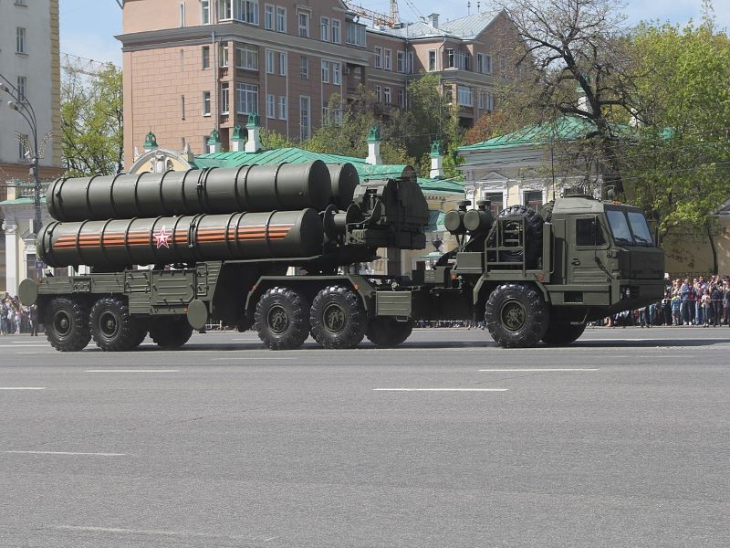 S-400 missile system caught in traffic accident outside Moscow