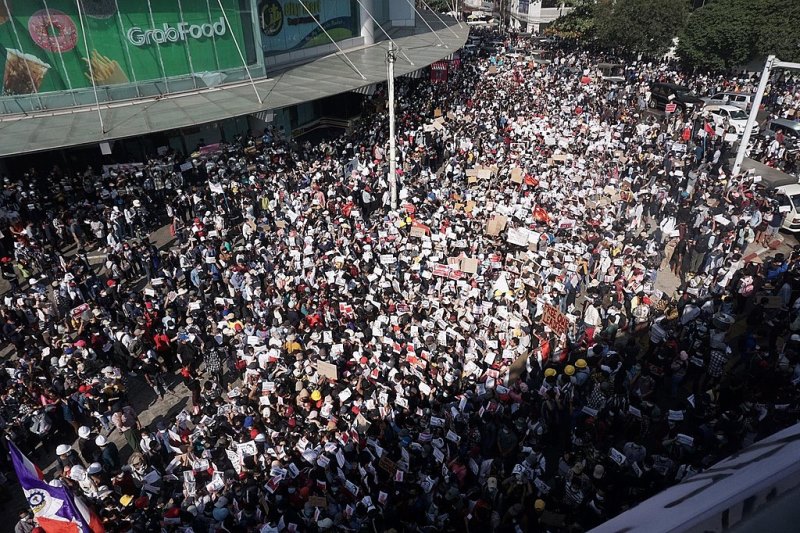 At least six people die in clashes between police, protesters in Myanmar:Reports