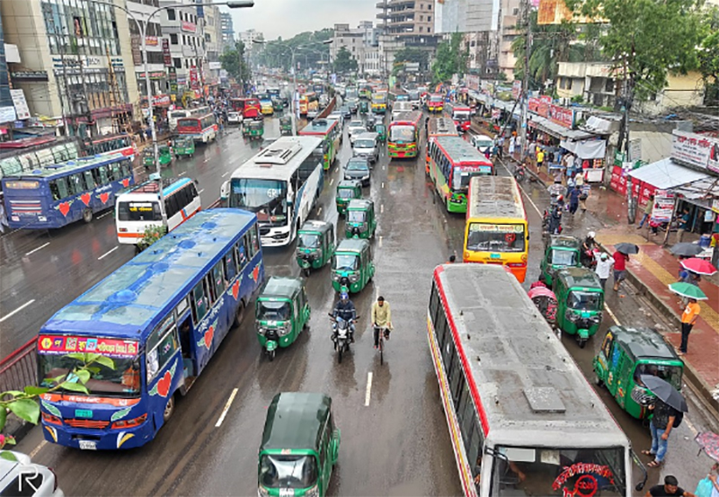 Bangladesh: Woman dies after being run over by a bus in Dhaka