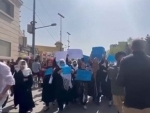 Afghanistan: Women protest against Taliban's decision to ban girls from going to school