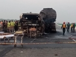 Pakistan: Passenger bus collides with oil tanker, 20 die