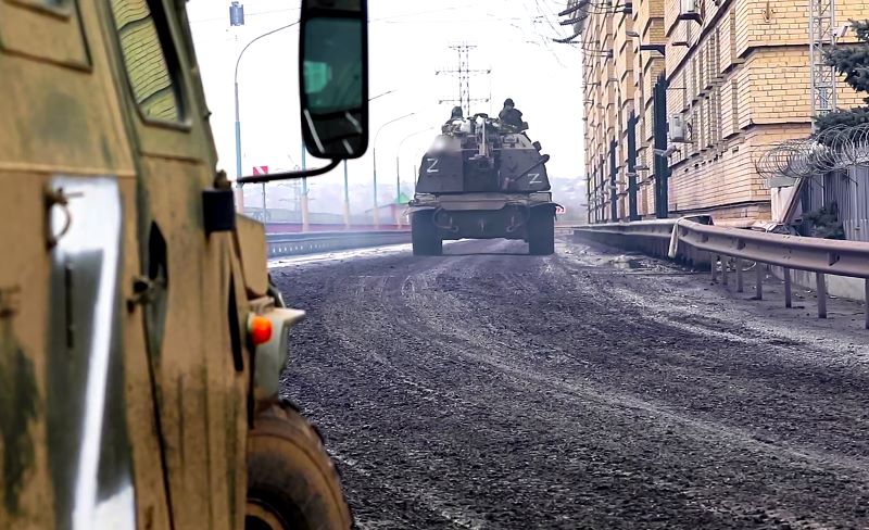 Russian troops push toward Ukrainian capital Kyiv, other cities