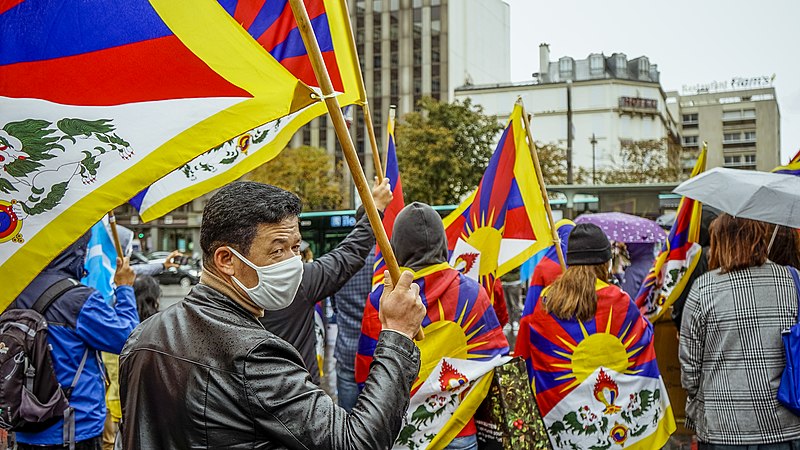 Students for Free Tibet-France demonstrates in Paris to mark Tibetan Independence Day