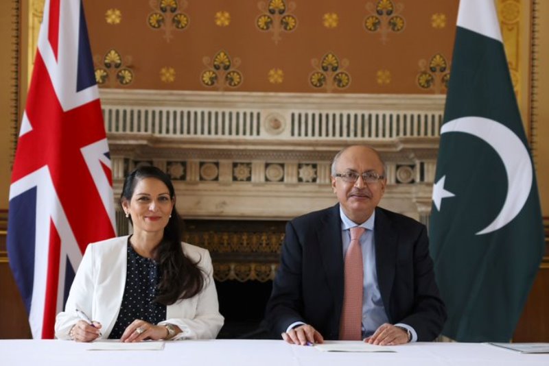 Returning criminals: UK-Pakistan ink deal