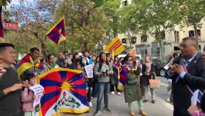 Protest held against Chinese atrocities in Paris