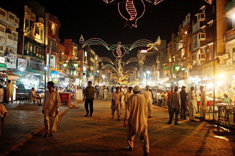 Pakistan: Punjab to shut down markets at 9pm under power-saving plan
