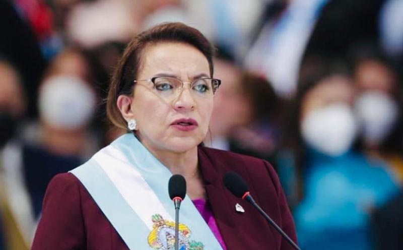 Xiomara Castro: First female president of Honduras takes oath
