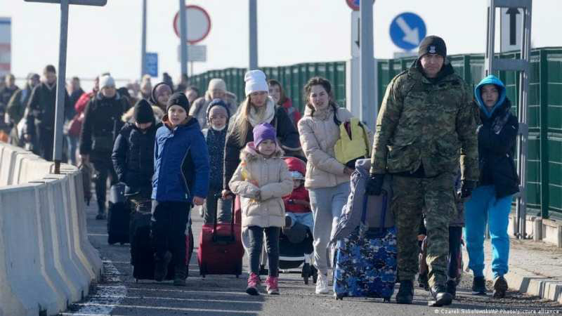 Ukrainian refugees in Canada face hurdles in getting work including medical exams