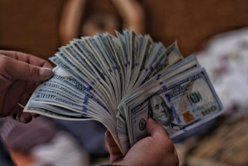 Pakistani rupee depreciates beyond Rs 182.34 against US Dollar