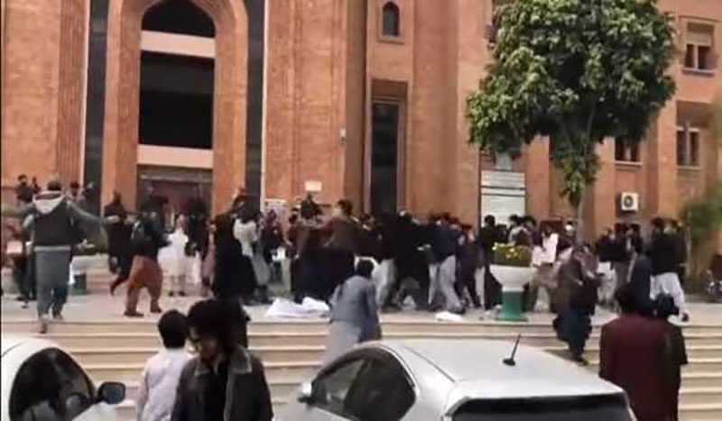 Clash in Pakistan university leaves 18 injured
