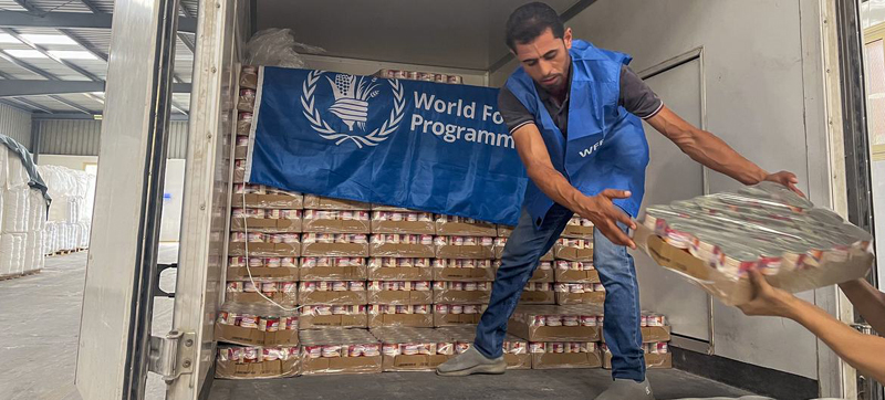 Israel-Hamas crisis: Thousands in Gaza storm UN warehouses