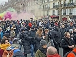 France: Paris police use batons to disperse pension reform protesters