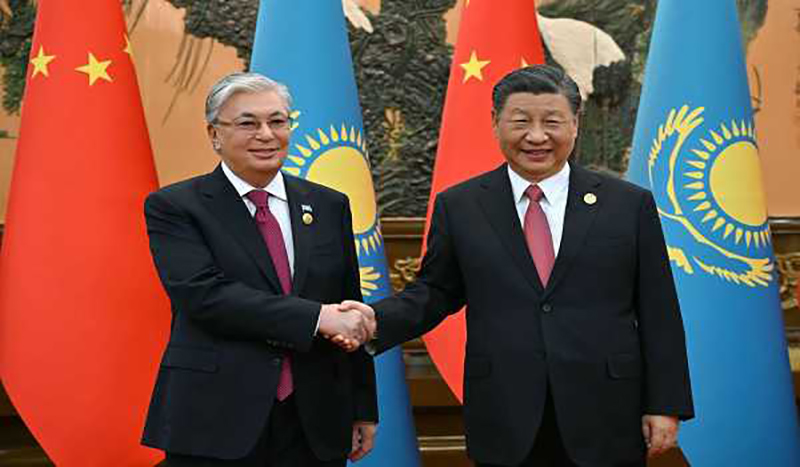 Xi Jinping meets Kazakh Prez