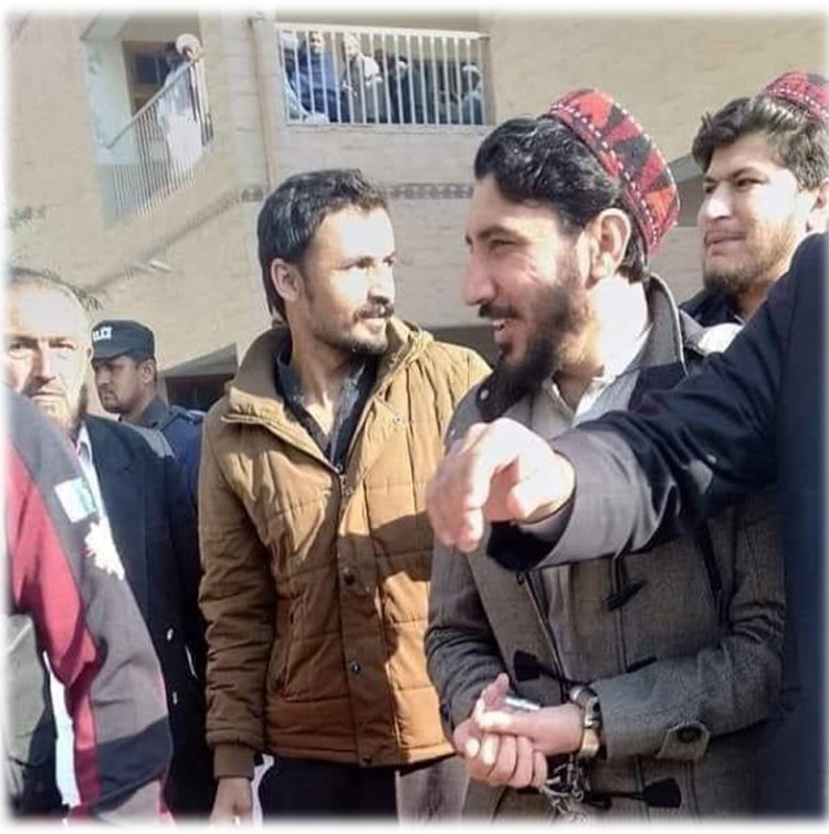 Pakistan: Pashtun Tahaffuz Movement leader Pashteen arrested in Chaman after armed men allegedly opened fire on cops