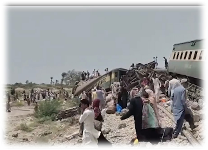 Pakistan: 15 die as passenger train derails in Nawabshah