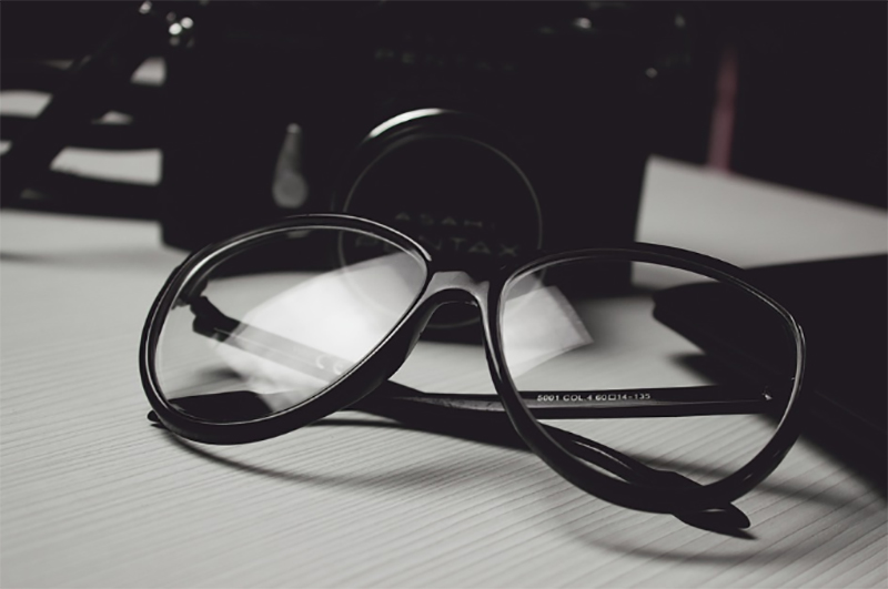 British man orders 60 pairs of reading glasses by mistake