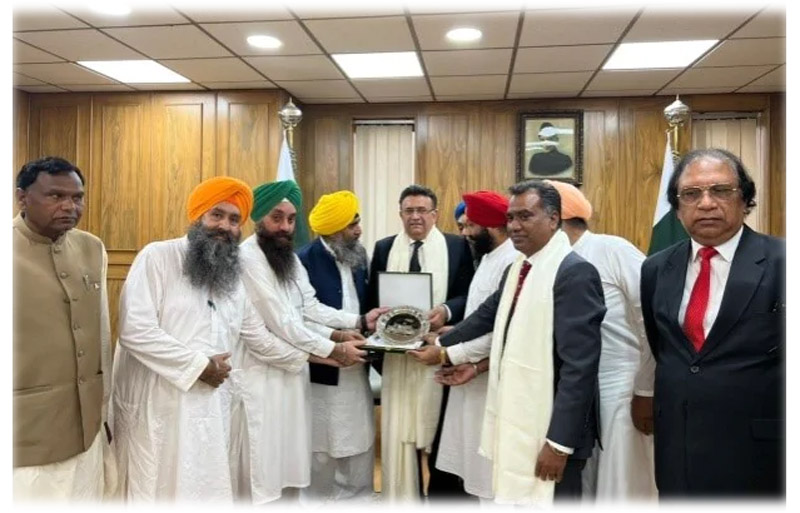 Uniting against persecution: Sikh, Christian leaders meet chief justice of Pakistan