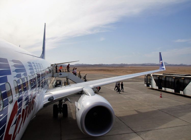 US: Delta Airlines passenger opens emergency door after take-off; arrested