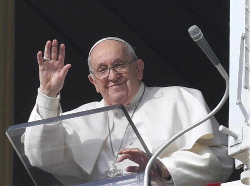 Pope Francis describes surrogacy as 'deplorable'